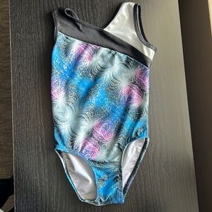 Little girls dance or gymnastics leotard size 3-4 yrs old